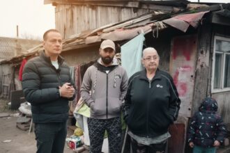 edited daniel baluta a vizitat cartierul din bucuresti uitat de lume oamenii de aici traiesc in conditii pe care le am crezut de domeniul trecutului 6923e78321bec