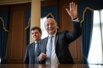 edited edited basescu sfat pentru nicusor dan presedintele trebuie sa vina cu un proiect de unificare a natiunii 6918e515e8ab5