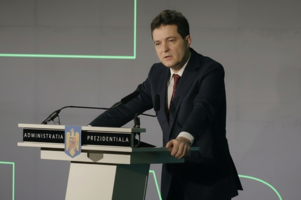 edited edited in timp ce dronele se plimba prin romania nicusor dan vorbeste despre digitalizare 692574bb64861