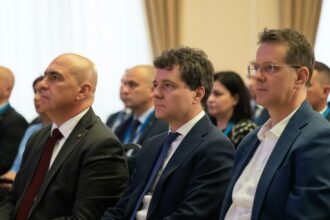 edited edited nicusor dan semneaza demisia lui ionut mosteanu radu miruta ministrul economiei preia interimatul 6929d521f36b1