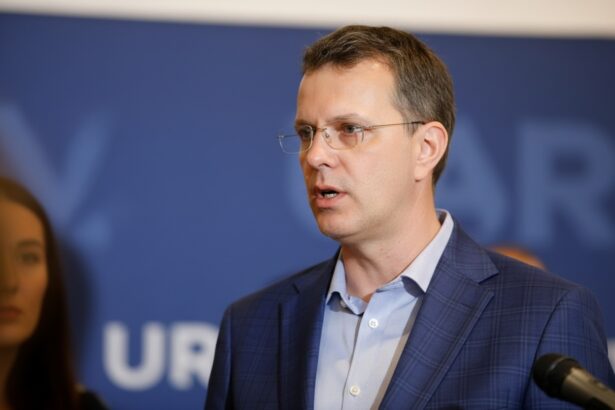 edited in opozitie mosteanu usr infierau impostura academica si cereau curatenie morala in guvern gandul scoate din arhiva un moment de colectie 692b396a8e9c0