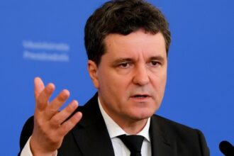 edited nicusor dan face apologia subventiilor pentru partide a scazut numarul de sacose cu bani se detaseaza de razboiul victimizarii iscat de drula 692053145b1a4