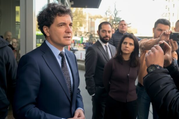 edited nicusor dan luat la intrebari de protestatarul ceausescu nu m ati convins ati uitat ca nu mai este campanie electorala vrem banisorii de la borcan va place cum arata romania 692055698353f