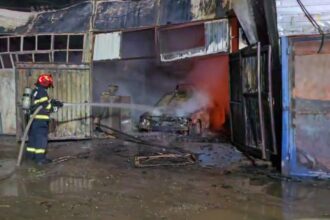 incendiu urias la constanta opt garaje si doua masini s au facut scrum 69220b29d8f68