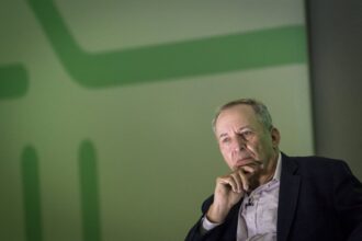 jeffrey epstein and larry summerss exchanges depict relationship as confidants emails reveal 691768643e4c8