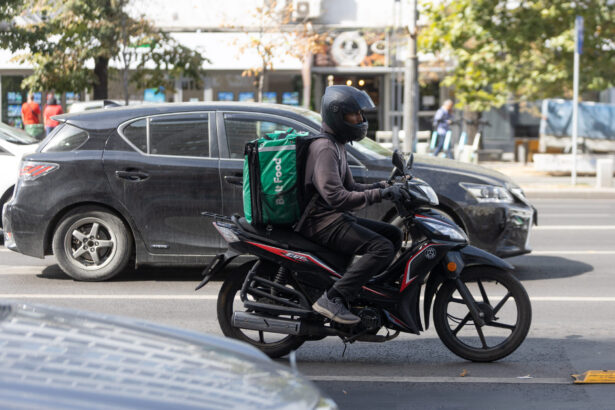 livratorii straini din romania vor avea sindicat bns munca trebuie respectata indiferent de cine o face 6908b5fb51f20