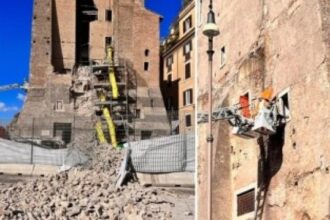 muncitorul blocat sub daramaturile turnului prabusit in roma este roman este in viata 6908c8c389cf7