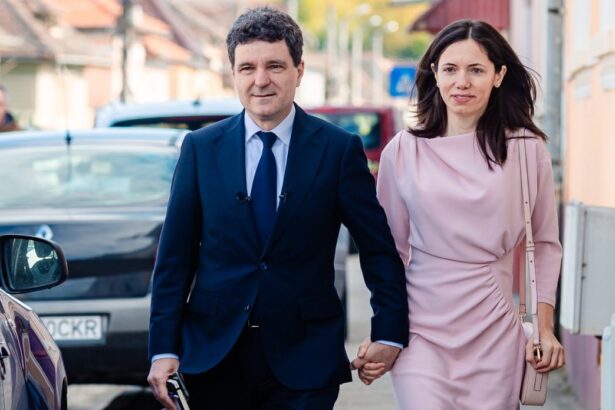 nicusor dan foto facebook oficial e1762015216338