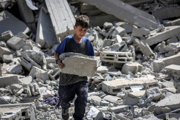 peste 10 000 de palestinieni ingropati sub daramaturi in fasia gaza 690d05e75752d