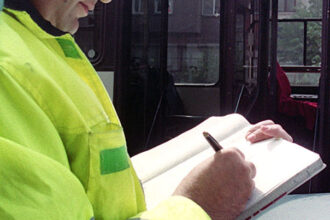 radarele pe trepied dau rezultate aproape 14 000 de soferi prinsi depasind viteza legala 69120358bba23