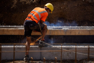 santiere suspendate pentru nerespectarea normelor de protectie 691de1be7db23