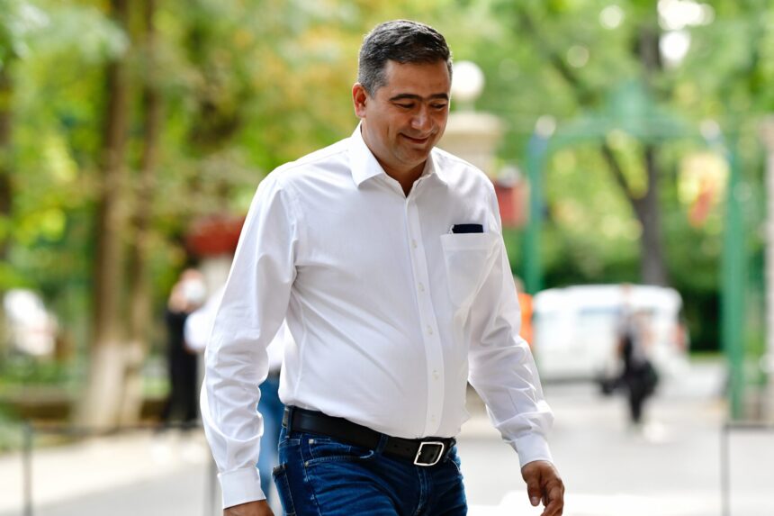 un candidat independent la primaria capitalei vrea reintroducerea uniformelor in scolile din bucuresti 69161e5d499a6