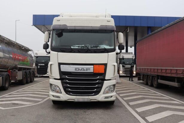 un cetatean bosniac a fost prins transportand tigari de contrabanda aproape de calafat 69184c1807604