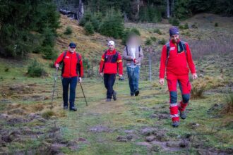 un turist in adidasi a sunat la 112 sunt ud si nu ma intorc la refugiu foto 69233139d59ad