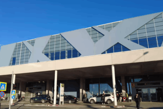 accesul auto catre terminalele aeroportului henri coanda modificat temporar care este noua ruta 69369b395412d