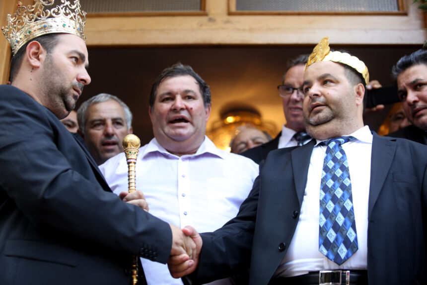 casatorie fortata in familia cioaba o minora a adus pe lume un copil dupa o logodna controversata fratele regelui cioaba cercetat penal 6932f53eb998b