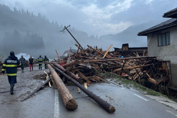 cod rosu de vant puternic in caras severin rafalele depasesc 90 km h in 15 localitati 693271eed8d44