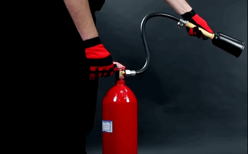 cum se foloseste corect un stingator de incendiu explicatiile oferite de isu timis 693fc81d078a1