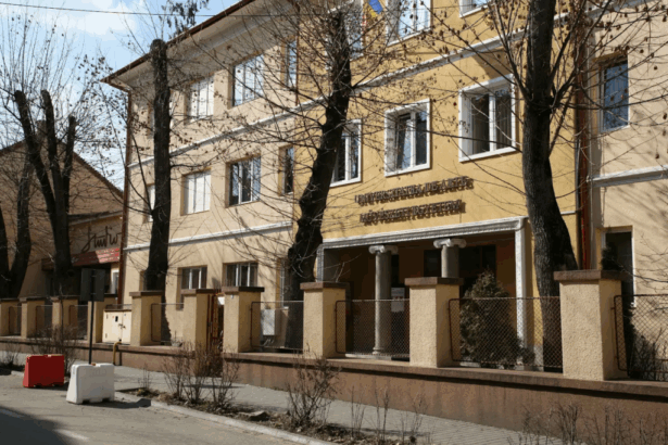 dezbatere academica sau dezbatere etnica udmr reactioneaza vehement dupa propunerea de fuziune a umfst cu universitatea de arte din tg mures koszonom de nem 69451def8eb0d