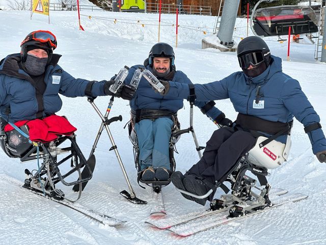echipa caiac smile a reprezentat romania la prima sa competitie internationala de sit ski cu o echipa completa 6939710281831
