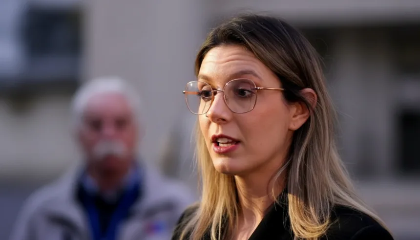 edited aur a depus o motiune simpla impotriva ministrului mediului diana buzoianu documentul va fi dezbatut chiar in ziua motiunii de cenzura 69394f95a1a20