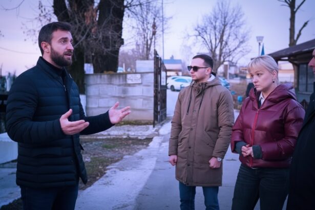 edited deputatii aur l au vizitat pe vicele din dragasani mazilit de sef in cimitirul eternitatea asa cum conduce bolojan i a invatat si pe primarii pnl 6946e92b874a9