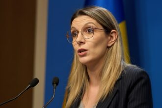 edited diana buzoianu se face ca nu intelege ce inseamna adoptarea motiunii de demitere nu exista un semnal ca nu se mai sustine un ministru 694169e778fc1