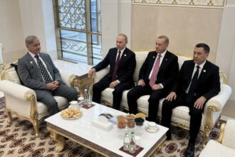 edited momentul in care prim ministrul pakistanez isi pierde rabdarea shehbaz sharif intra peste putin si erdogan 693da42909f91