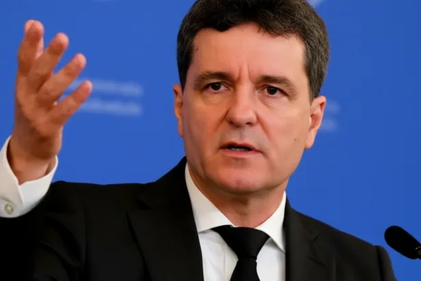 edited nicusor dan amenintator cu privire la dronele rusesti intrebat daca romania e pregatita sa le darame sper sa nu mai vina dar o sa vedeti 69384352bf149