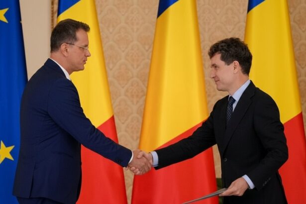 edited nicusor dan refuza sa comenteze scandalul demisiei lui mosteanu haideti sa nu stricam sarbatoarea nationala 692d90228e9e8