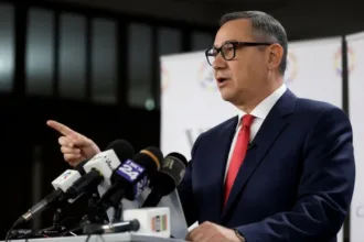 edited ponta arata cu degetul presa de propaganda care face jocurile usr ului dau circ la popor daca tot nu sunt in stare sa dea paine 693ce52328925