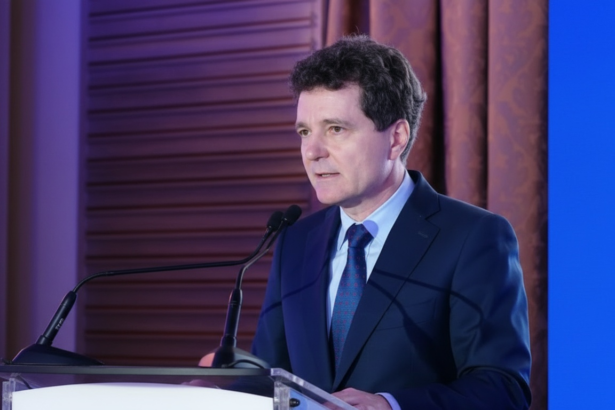 edited presedintele inventeaza un centru de comanda care sa monitorizeze informatiile mosteanu cerea inchiderea de conturi si televiziuni 693045d82cc1d