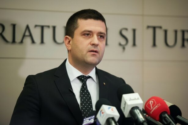 edited radu miruta este propus de usr in comitetul politic ca ministru al apararii iar irineu darau ii ia locul la economie 6943abae377b2