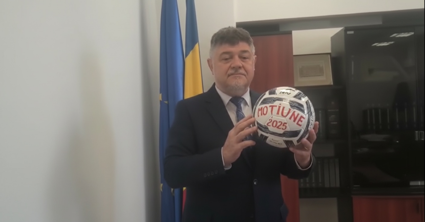 edited un parlamentar al opozitiei paseaza mingea motiunii lui sorin grindeanu da ordin parlamentarilor psd sa voteze motiunea de cenzura 6932a3c373df5