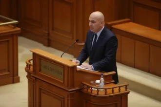 edited zi de foc pentru coalitia de guvernare motiunea impotriva guvernului bolojan este dezbatuta si votata in parlament 693fd638bc328