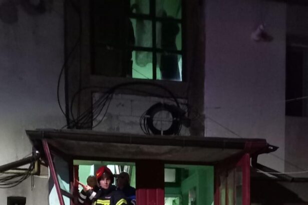 explozie intr un bloc din vulcan un barbat a suferit arsuri 6942451874d53