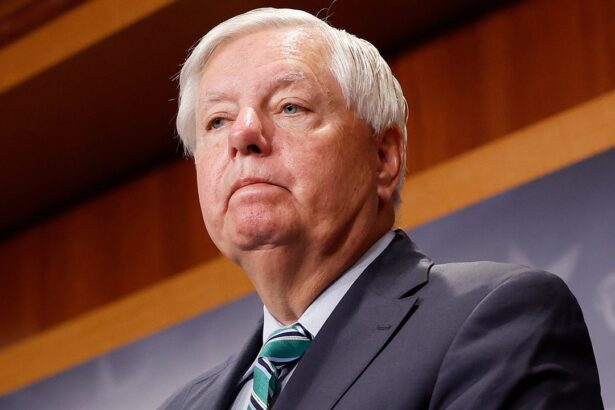 graham issues fatal warning if maduro stays in power as us buildup raises stakes 6941be2a14993