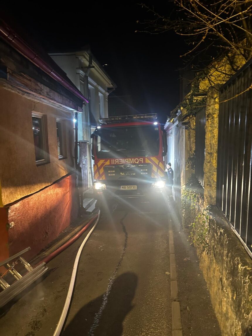 incendiu intr un imobil din brasov o persoana a fost transportata la spital 6941d89b07f78