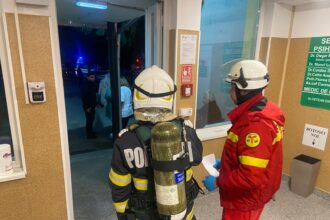 incendiu la sectia de psihiatrie a spitalului judetean deva 26 de pacienti evacuati 6936f7bad3de5