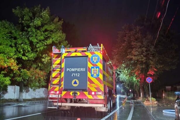incendiu la un bloc de locuinte din constanta zece locatari s au autoevacuat 692e1e8ce2830
