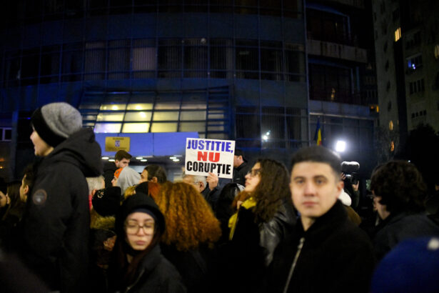 justitie nu mafie sute de protestatari in bucuresti si cluj cer justitie independenta 6939cbebacb5f