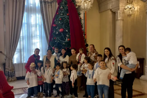 mirabela gradinaru a primit colindatori la palatul cotroceni in prag de sarbatori 69469c16dd96b