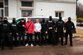 mos nicolae a ajuns la politistul care a supravietuit miraculos dupa ce a fost taiat cu sabia 69355315dcbb7