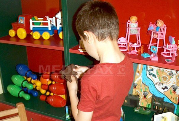 mos nicolae vine cu jucarii neconforme sanctiunile anpc nu i sperie pe comercianti 6931275fe9a34