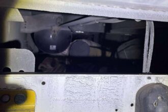 palestinian descoperit sub un camion care intra in romania pe la giurgiu 693beced391b0