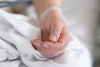 perchezitii extinse in cazul varstnicilor cazati ilegal la cenad jud timis 693e9d84c58d3