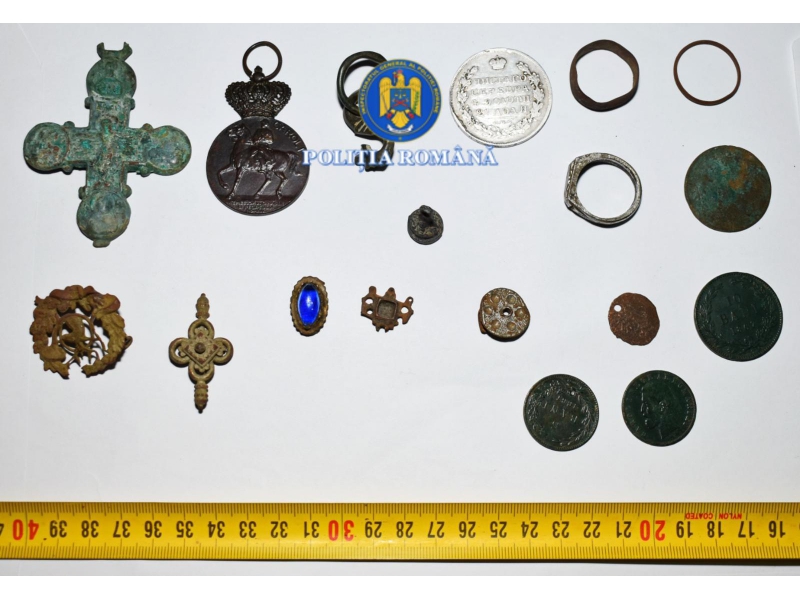 perchezitii in neamt intr un dosar privind utilizarea ilegala a detectoarelor de metale si furt de bunuri arheologice 693bd1e102562