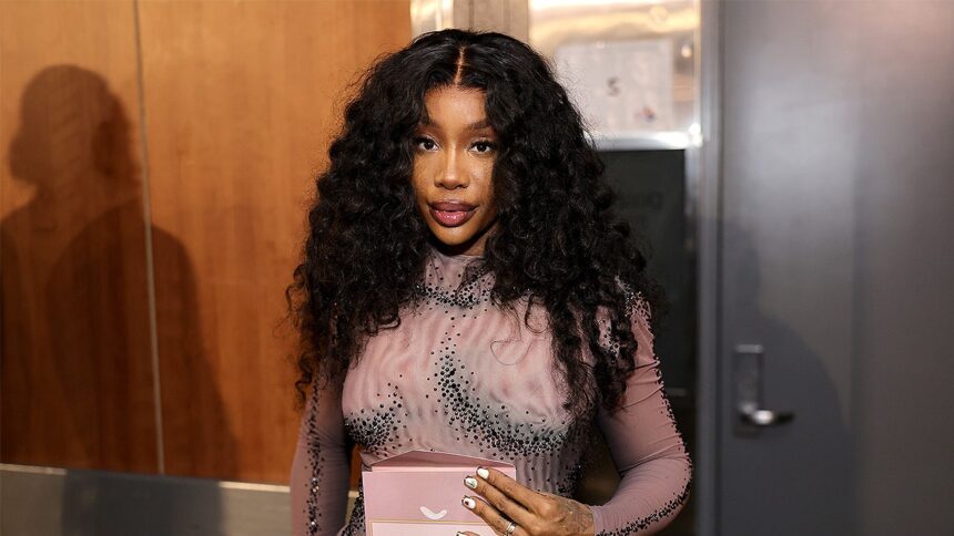 pop star sza lashes out at white house for evil n boring deportation post using her song 693ca6d1134c4