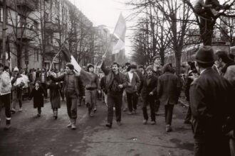 revolutia din 1989 la timisoara de la religie la libertate sau cum au ajuns timisorenii sa scandeze jos comunismul 6941043dcb9f8