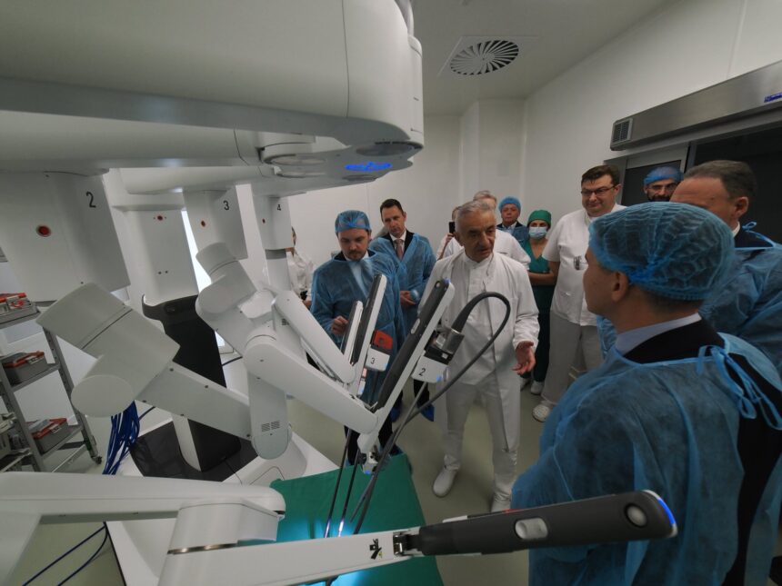 spitalul municipal cluj foloseste pentru prima data un robot chirurgical 693c43cc60a1e